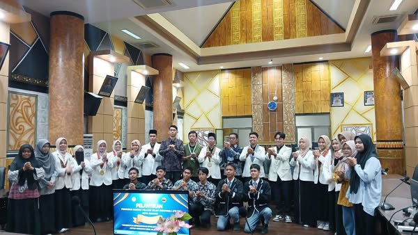 https://padang.go.id/images/2HlOLew5gry9pXiC4hEvgCwLgHDO7Xcpmugq4XiY.jpg