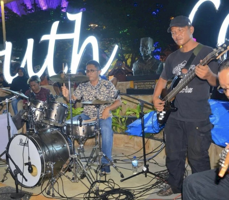 https://padang.go.id/images/5F3l2R006TvvXDl2kTlivLlyQltuMXgE29F0DxJO.jpg