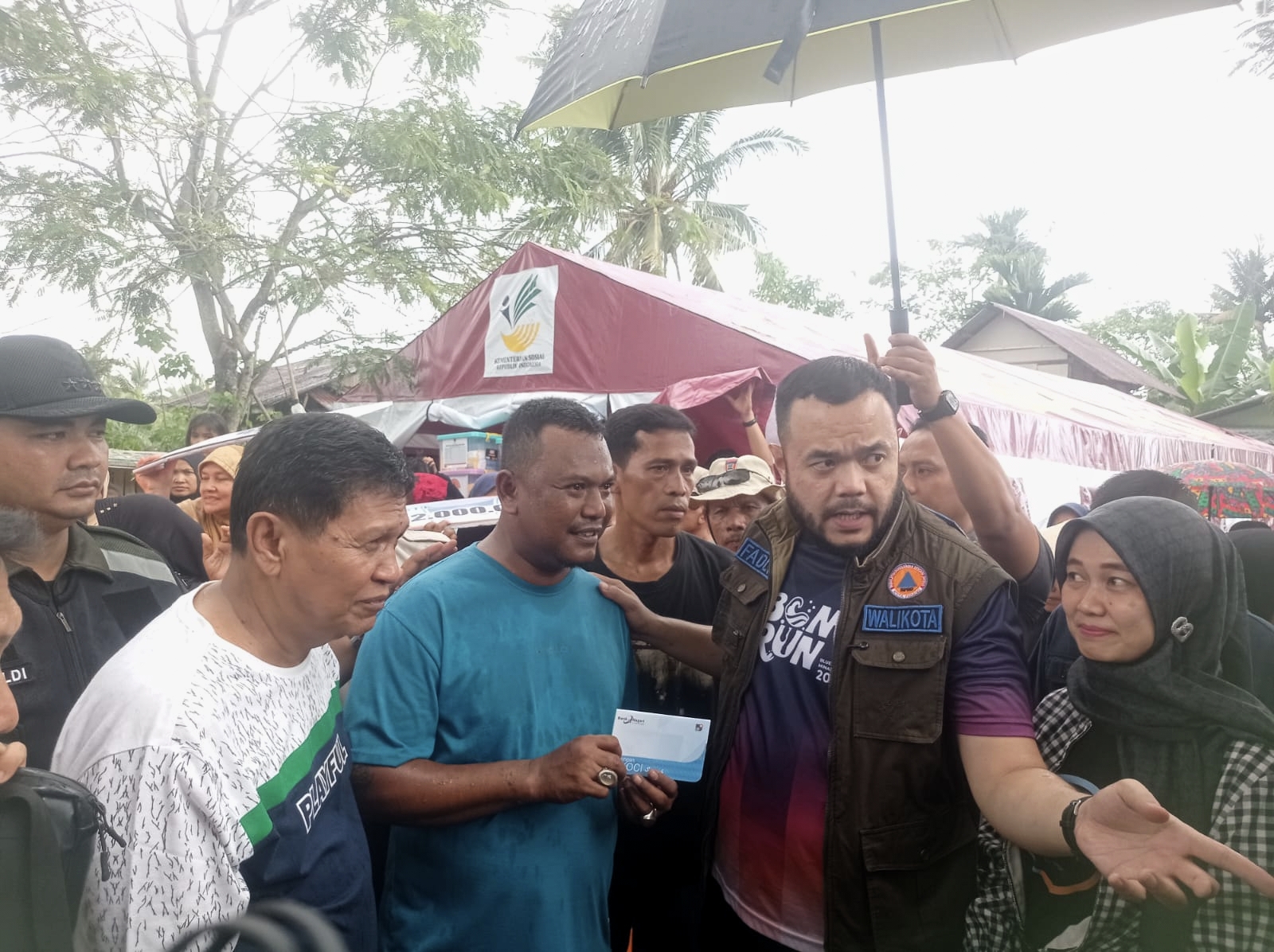 https://padang.go.id/images/6mgKX5xXQR5Snh92wWOYypuv89VDoEABTw7EEgYx.jpg