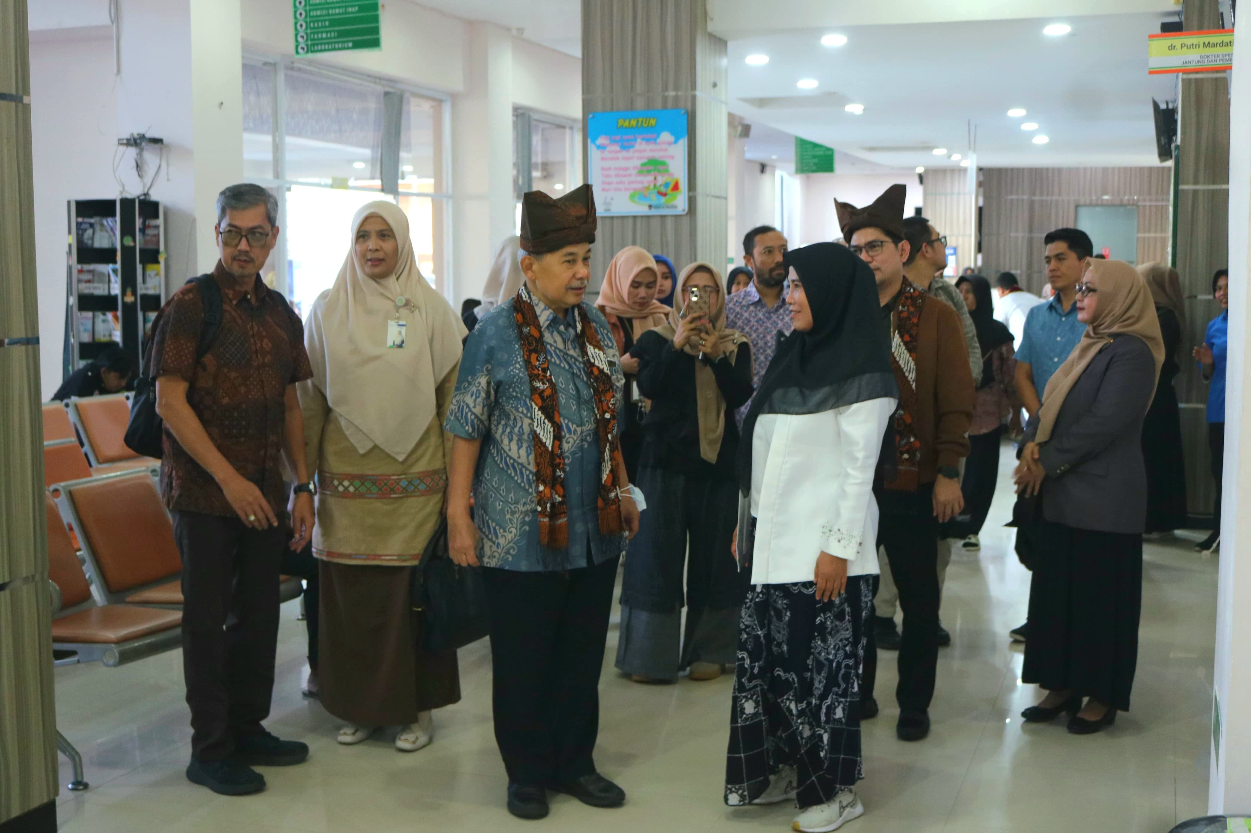 https://padang.go.id/images/B13kRXoGT965dZ0uXXtCl11Uq6G3zzGLkXiDA4Vj.jpg