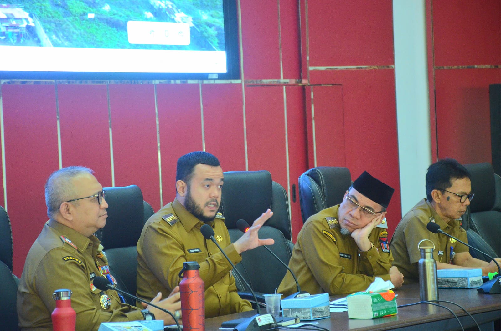 https://padang.go.id/images/KeoJrqwyzCyRjJkR4pXyM4jvQANp2M9hotajfARY.jpg