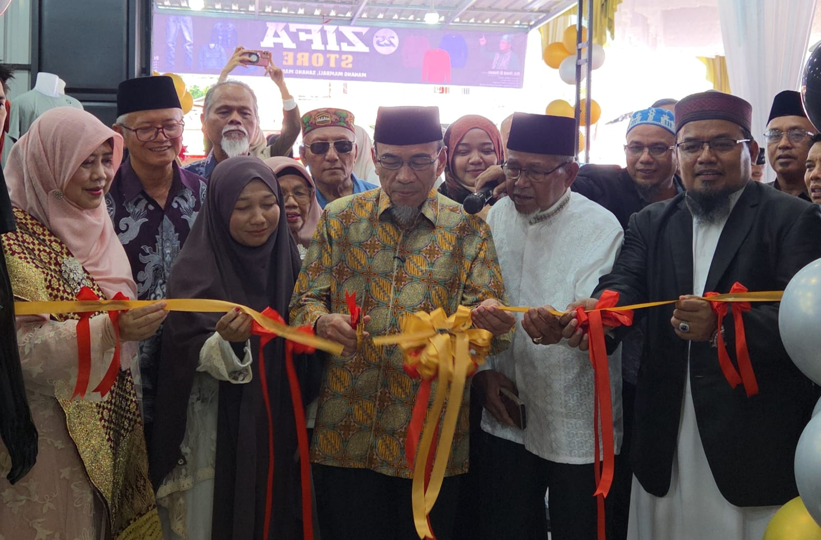 https://padang.go.id/images/RTMVS8iT4DLOKsuIKavaEAOevWKtLmXuWvnCy1FX.jpg