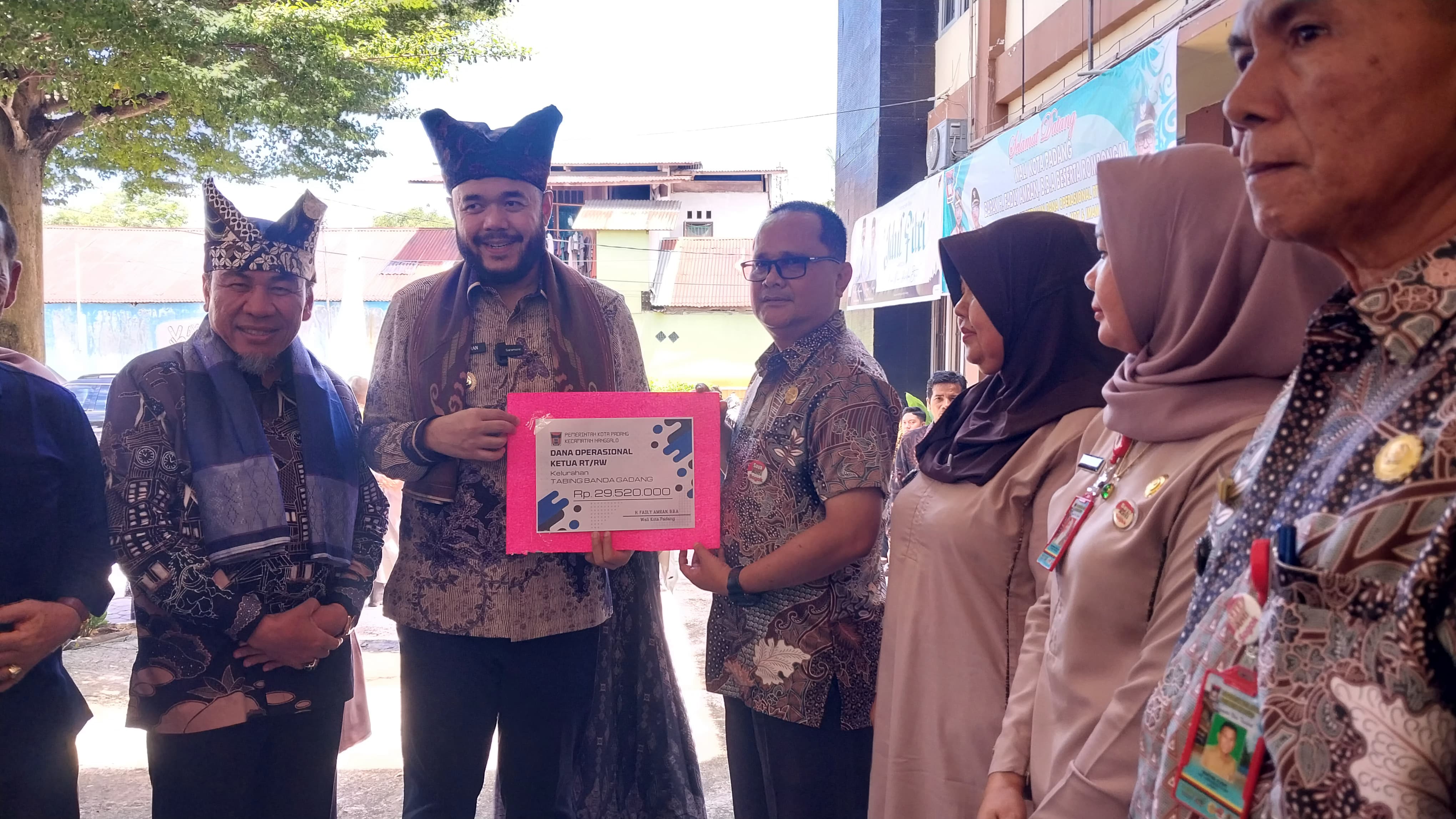 https://padang.go.id/images/WcWq2BGNZoHW0MjN3Xu2AGUSsjy9DqBz52qBQ7kr.jpg