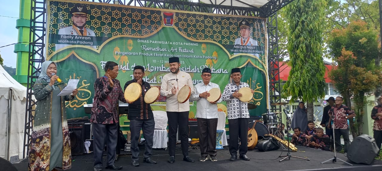 https://padang.go.id/images/aidlMLJA871BGprUZdHDl35xIzEr7tnq5Min4cD3.jpg