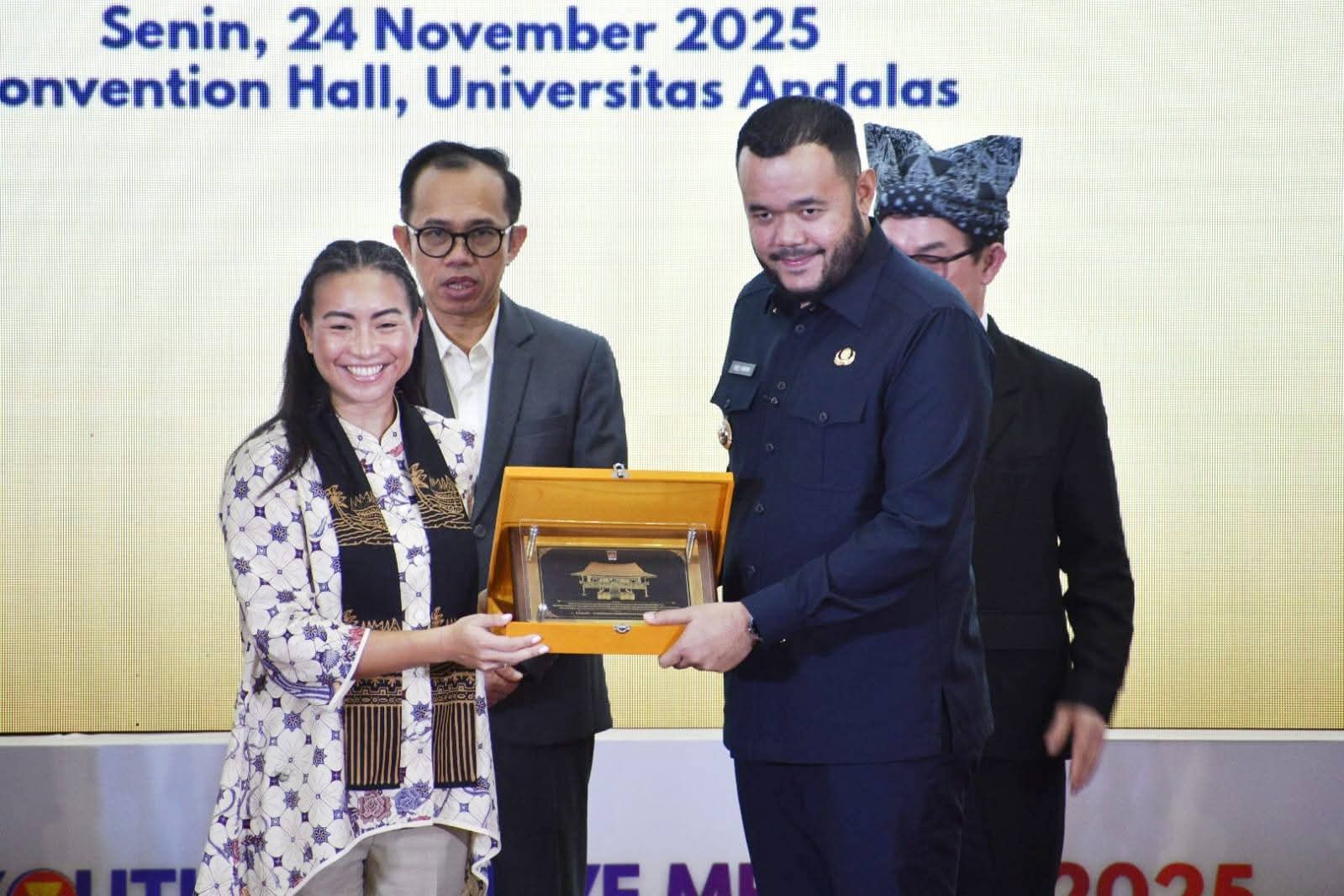 https://padang.go.id/images/ccFGvs8BT6Uk2pBPW6EEAtWmXOE55mgNkeuvZL1R.jpg