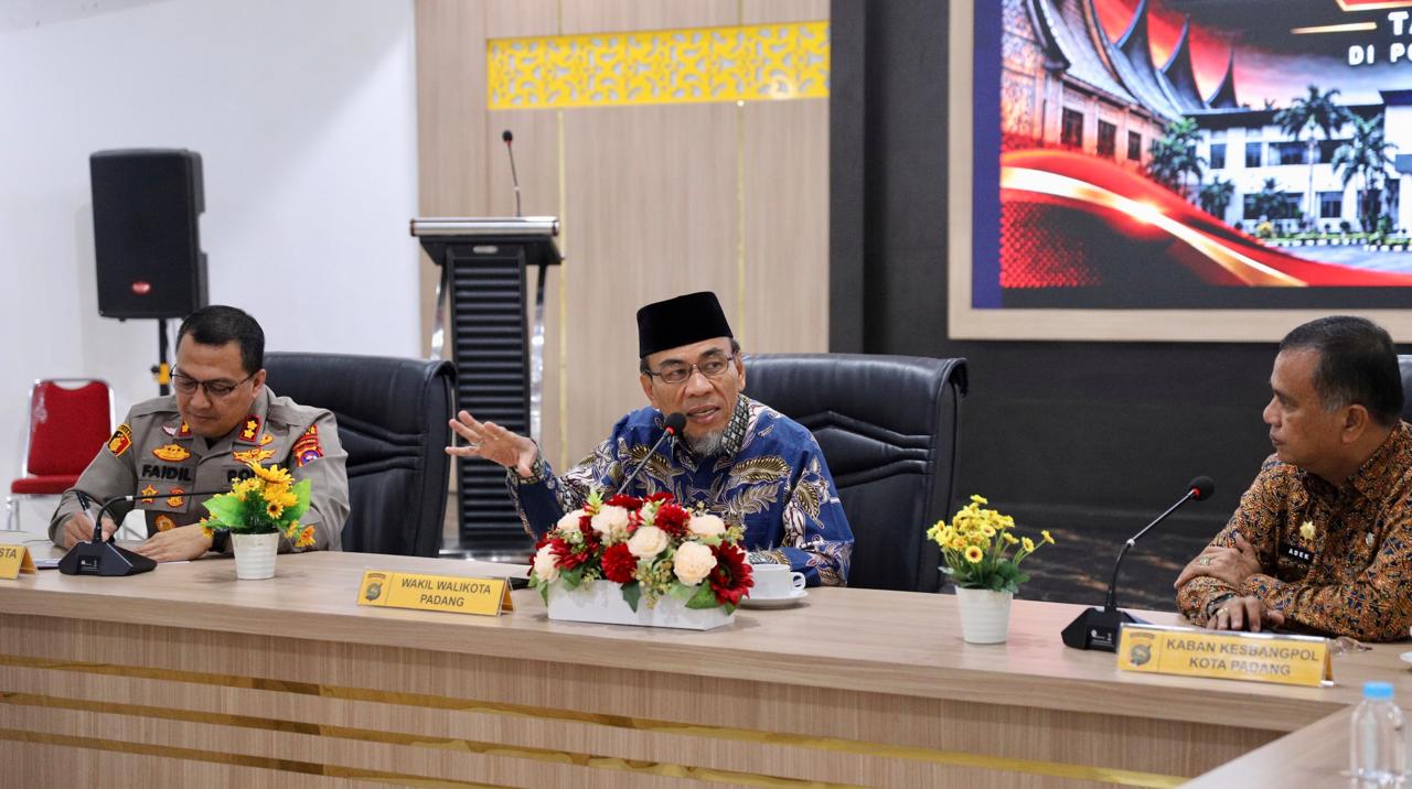 https://padang.go.id/images/epHeG6EnSXfaZ4cPiLQlNkAJDqZolrhtpdfDTiyk.jpg