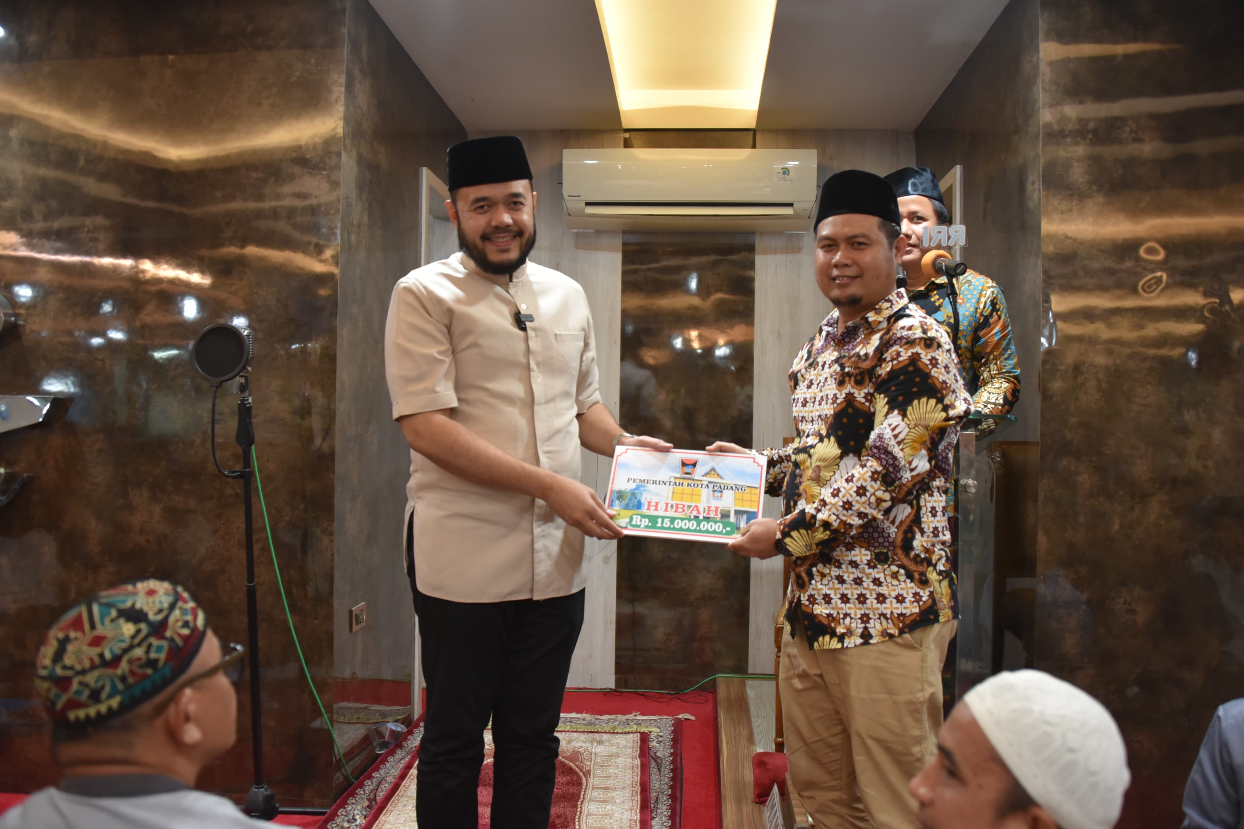 https://padang.go.id/images/h04BZwNSXPVkwg958rHR3v3qBRd0aqjPE155mt8P.jpg