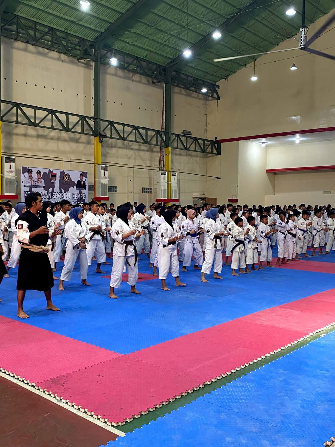 https://padang.go.id/images/iHOVTWrO6ytChJ5tKZdhrKf3oawCHh523GzqHpOT.jpg