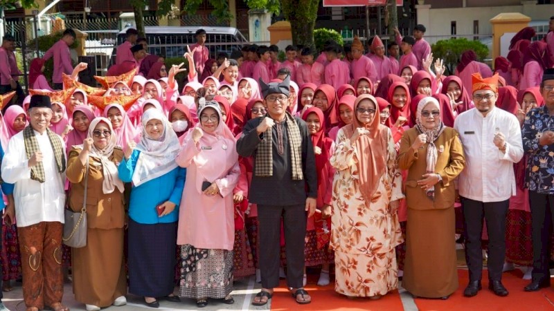 https://padang.go.id/images/newJksrU4bTKVtssnVvIVyrgf6IokXV04Framq3i.jpg