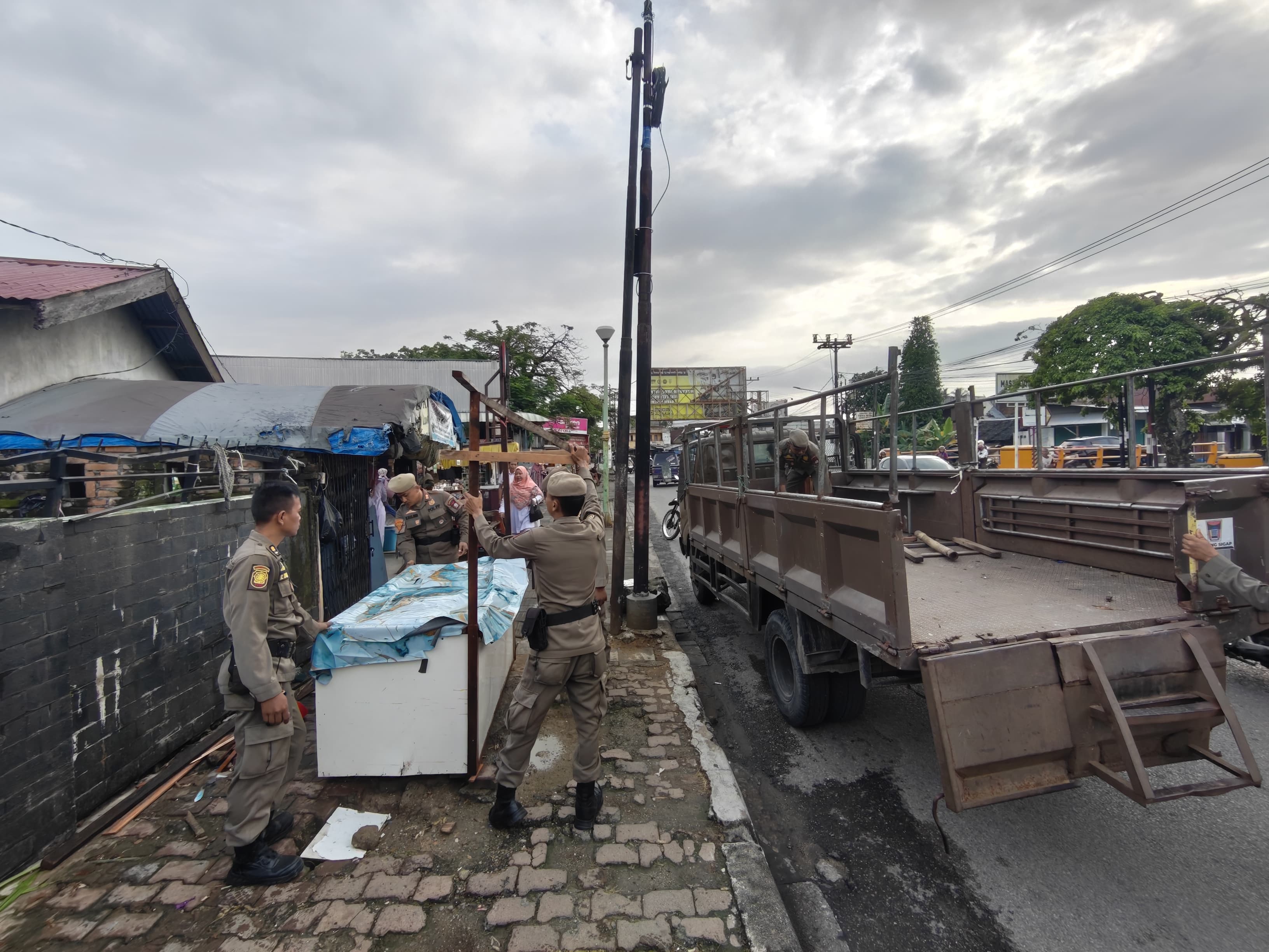 https://padang.go.id/images/vL9Lo226G3j28jMx0gtoMw7CXtmwA246xFLoFJMP.jpg