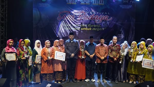https://padang.go.id/images/yEGjJCeIoKJPXBIX0rJwjk5X8KIz52LgUq3WAwXv.jpg